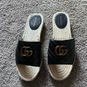 Women’s slides size 9